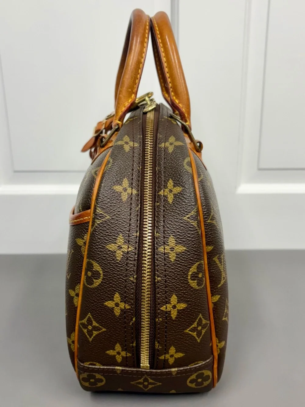 Louis Vuitton exterior great